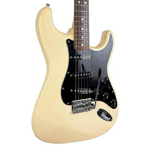 Fender Japan 72 Reissue Stratocaster 1997-2000 - Vintage White | Vintage White, image 2 of 5