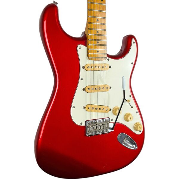 Fender Japan Stratocaster 1984-1987 - Candy Apple punane | candy punane, image 2 of 5