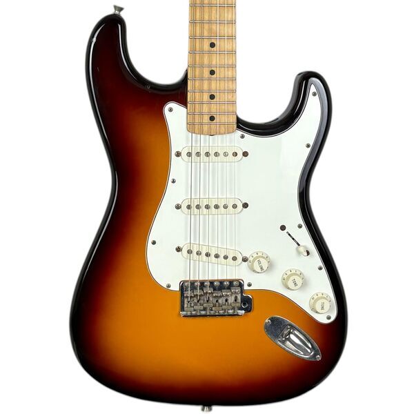 Fender Japan Stratocaster 1997-2000 - Sunburst | sunburst, image 1 of 5