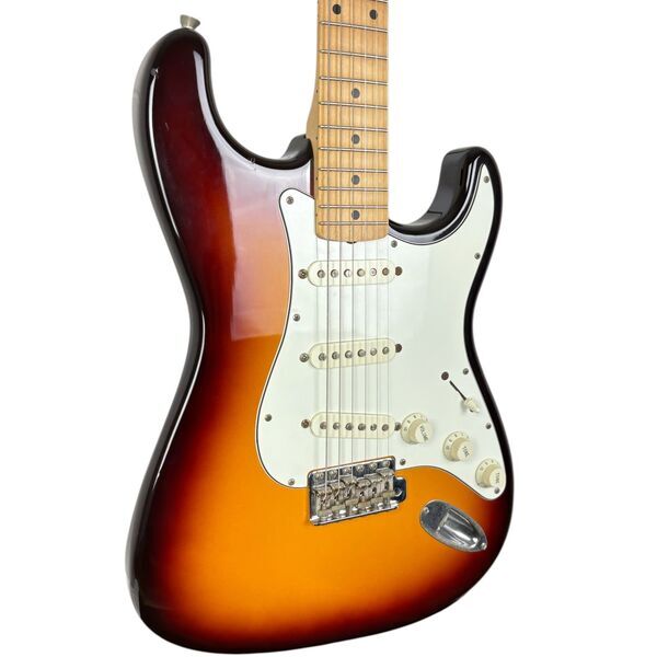 Fender Japan Stratocaster 1997-2000 - Sunburst | sunburst, image 2 of 5