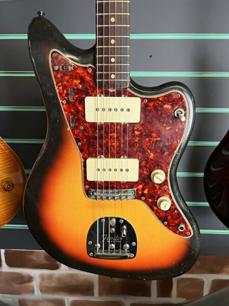 Fender Jazzmaster 3-Color Sunburst 1965 Vintage Electric Guitar | Sunburst Vintage, image 3 of 5
