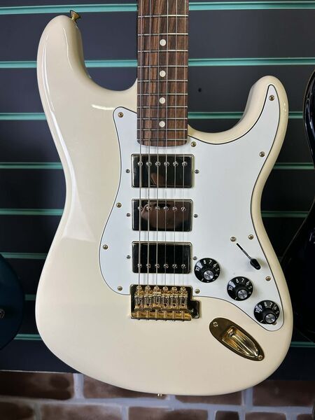 Fender Limited Edition Mahogany Blacktop Stratocaster HHH Olympic White 2019 | Olympic White, image 4 of 5