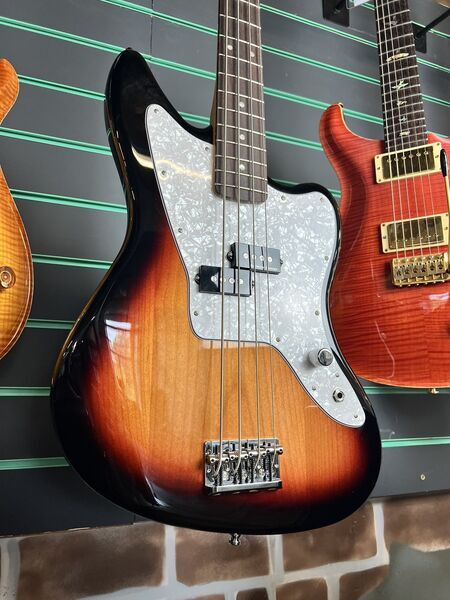 Fender Ltd Edition Mark Hoppus Jaguar Bass 3-Color Sunburst 2025 Electric Bass | sunburst, image 3 of 5