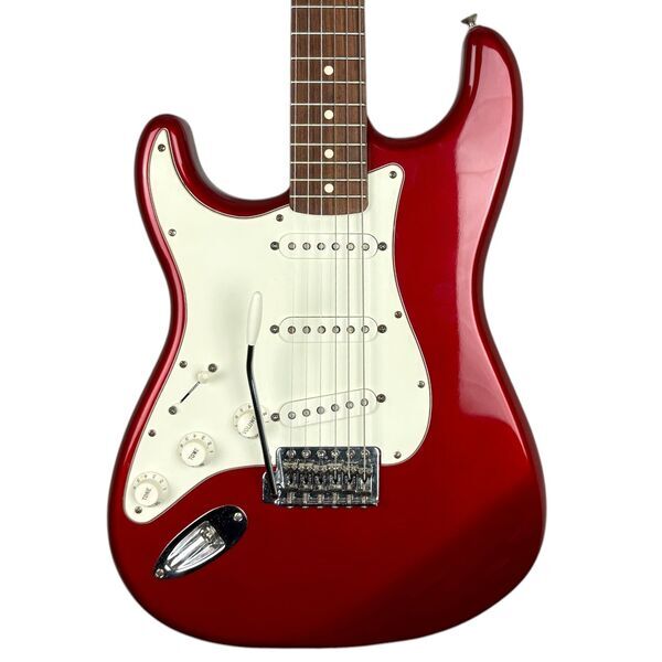 Fender México лява ръка Stratocaster 2008 - Candy Apple червен | candy червено, image 1 of 5