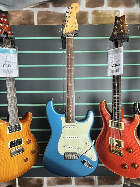 Fender Made in Japan Traditional '60s Stratocaster 2020 Lake Placid Blue | blue, image 2 of 5