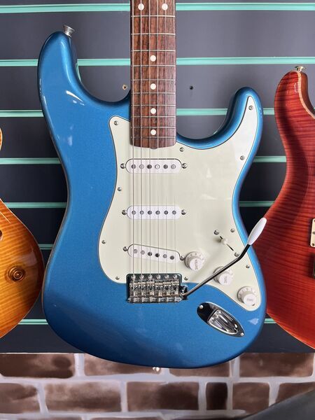 Fender Made in Japan Traditional '60s Stratocaster 2020 Lake Placid Blue | blue, image 4 of 5