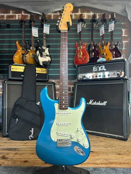 Fender Made in Japan Traditional '60s Stratocaster 2024 Lake Placid Blue | blue, image 1 of 5