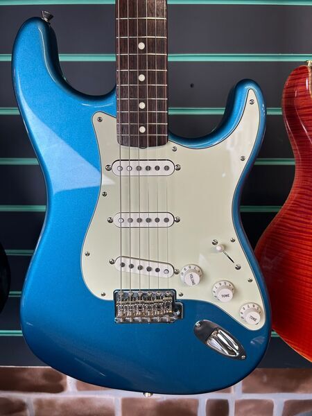 Fender Made in Japan Traditional '60s Stratocaster 2024 Lake Placid Blue | blue, image 4 of 5
