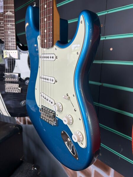 Fender Made in Japan Traditional '60s Stratocaster 2024 Lake Placid Blue | blue, image 5 of 5