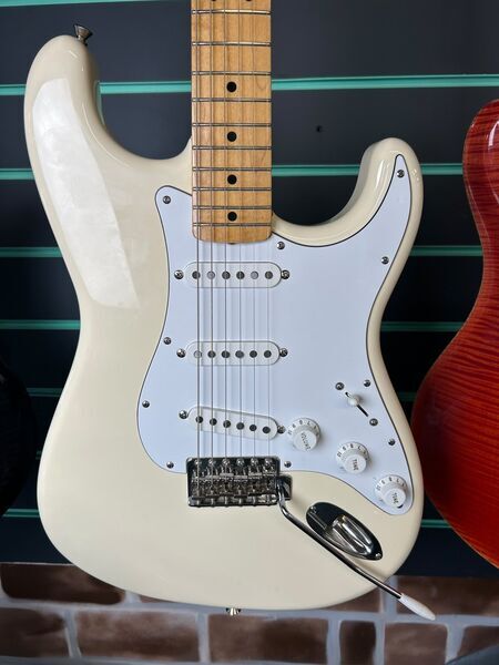 Fender MIJ ST68 Stratocaster Vintage White 2014 Electric Guitar | Vintage White, image 4 of 5