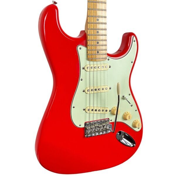 Fender MOD Stratocaster 2011 - Fiesta Red Nitro | Fiesta Red Nitro, image 2 of 5