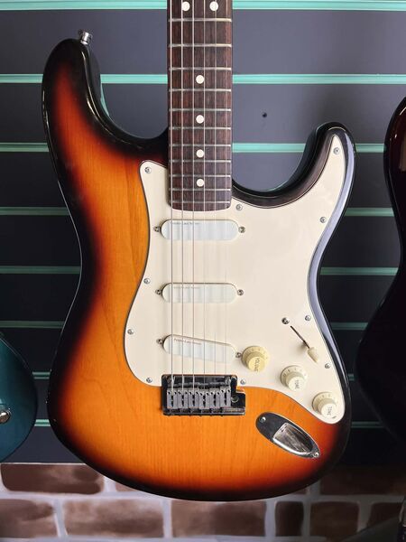 Fender Strat Plus 3-Color Sunburst 1991 Electric Guitar | sunburst, image 4 of 5