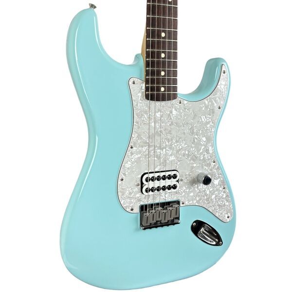 Fender Tom Delonge Signature Stratocaster 2023 - Daphne Blue | Daphne Blue, image 1 of 4