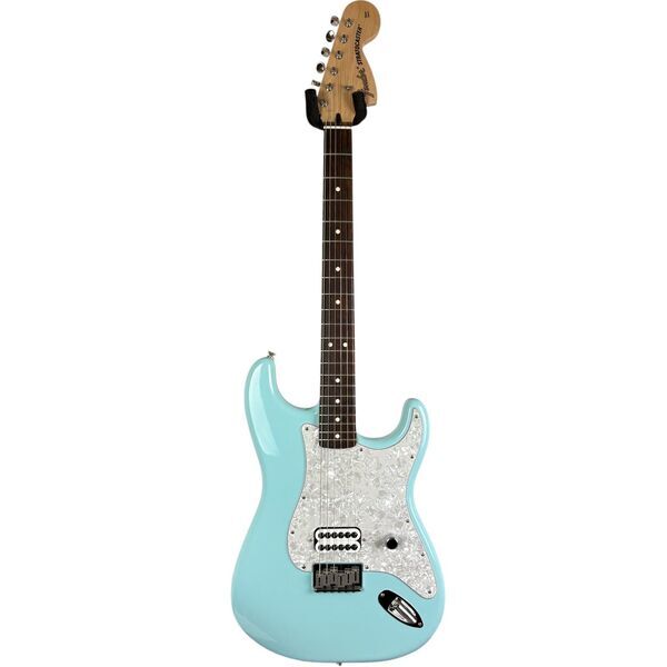 Fender Tom Delonge Signature Stratocaster 2023 - Daphne Blue | Daphne Blue, image 2 of 4