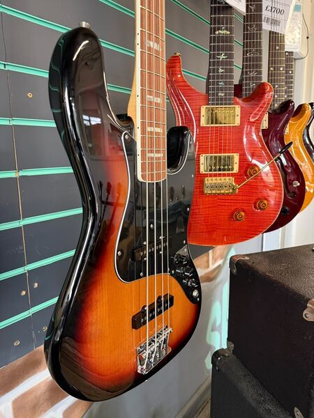Fender Vintera '70s Jazz Bass 3-Colour Sunburst 2020 Electric Bass | sunburst, image 3 of 5