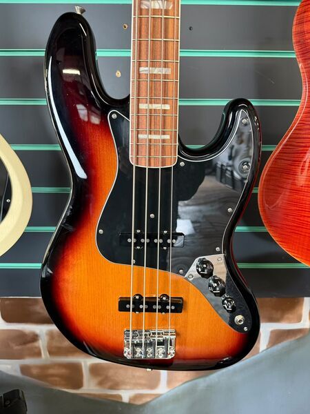 Fender Vintera '70s Jazz Bass 3-Colour Sunburst 2020 Electric Bass | sunburst, image 4 of 5