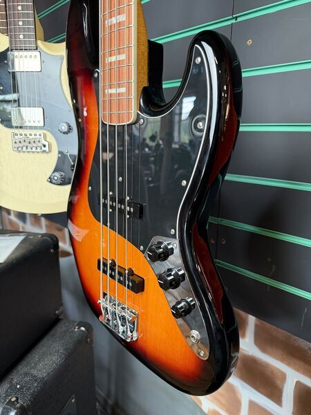 Fender Vintera '70s Jazz Bass 3-Colour Sunburst 2020 Electric Bass | sunburst, image 5 of 5