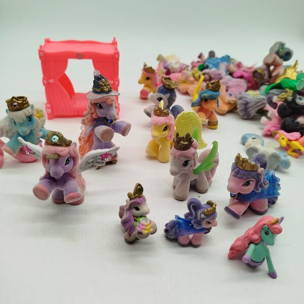 Filly Bundle Set von 52 Pferde & Einhörner Figurene | mehrfarbig, image 1 of 3