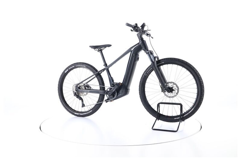 Focus Jarifa² 6.7 (2023) | Kolmiorunko | musta | 27.5" | 36 cm | 1000 - 1500 km 2