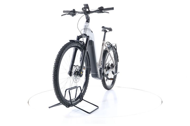 Focus Planet² 6.8 (2023) | Low Entry | grau/weiß | 48 cm | L | 1000 - 1500 km 5