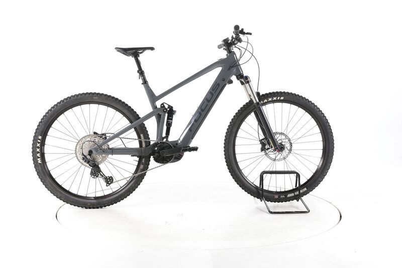 Focus Thron² 6.7 2022 | šedá | 29" | 45 cm | 500 - 3000 km, image 1 of 5