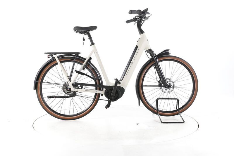 Gazelle Arroyo C5 2024 | bílá | 28" | 61 cm | 500 - 3000 km, image 1 of 5