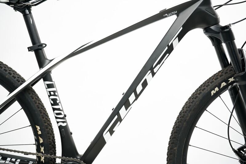 Ghost Lector 3.9 LC U (2020) | Diamant | night black/star white | 29" | 46 cm 5