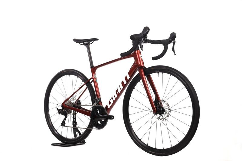 Giant Defy Advanced 2 (2025) | Diamant | rot | 28" | 44 cm | S 2