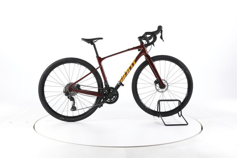 Giant Revolt 0 2025 | červená | 28" | S, image 1 of 5
