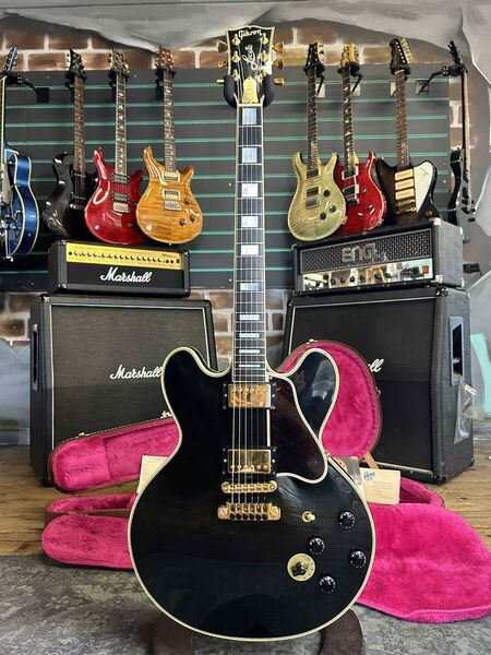 Gibson BB King "Lucille" Ebony 1991 Semi-Hollow Electric Guitar | ebony, image 1 of 5