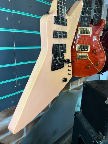 Gibson Explorer EXP 425 Panther Pink 1986 Electric Guitar | pink, image 3 of 5