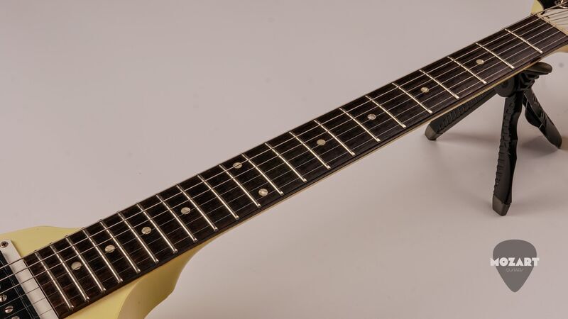Gibson Flying in '67 Reissue Classic white 1994 | Classic white, image 4 of 5