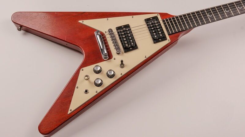 Gibson Flying u Faded Crescent Moon 2002 – Worn Cherry | izblijedio trešnja, image 2 of 5