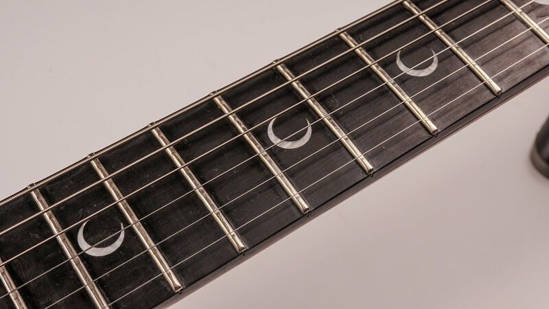 Gibson Flying u Faded Crescent Moon 2002 – Worn Cherry | izblijedio trešnja, image 4 of 5
