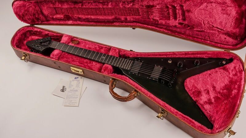 Gibson Flying в Gothic 1999 – EMG + case | Original, image 1 of 5