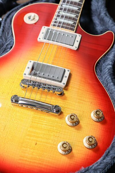 Gibson Les Paul Classic 2006 | Cherry Sunburst | Cherry Sunburst, image 3 of 5