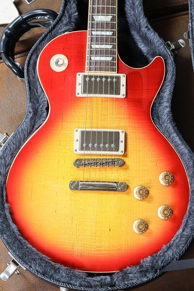 Gibson Les Paul Classic 2006 | Cherry Sunburst | Cherry Sunburst, image 4 of 5