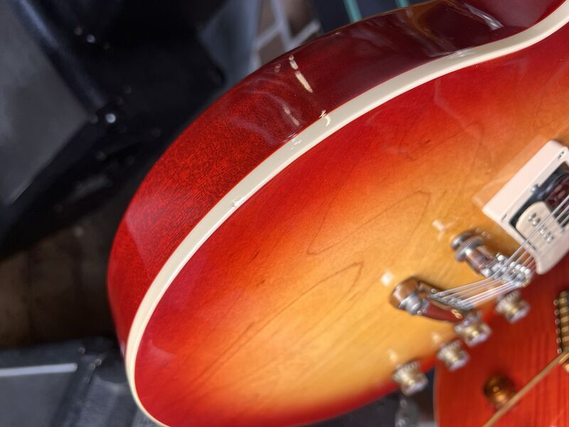 Gibson Les Paul Classic Heritage Cherry Sunburst 2019 Electric Guitar | Cherry Sunburst, image 4 of 5
