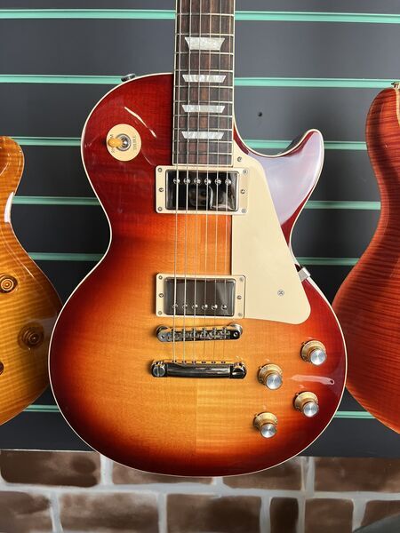 Gibson Les Paul Standard '60s Bourbon Burst 2025 Electric Guitar | Burst, image 4 of 5