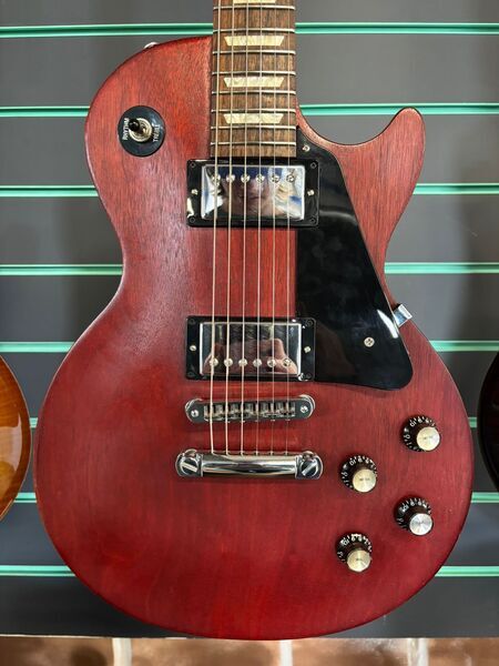 Gibson Les Paul Studio Satin Cherry 2004 Electric Guitar | Satin Cherry, image 2 of 5