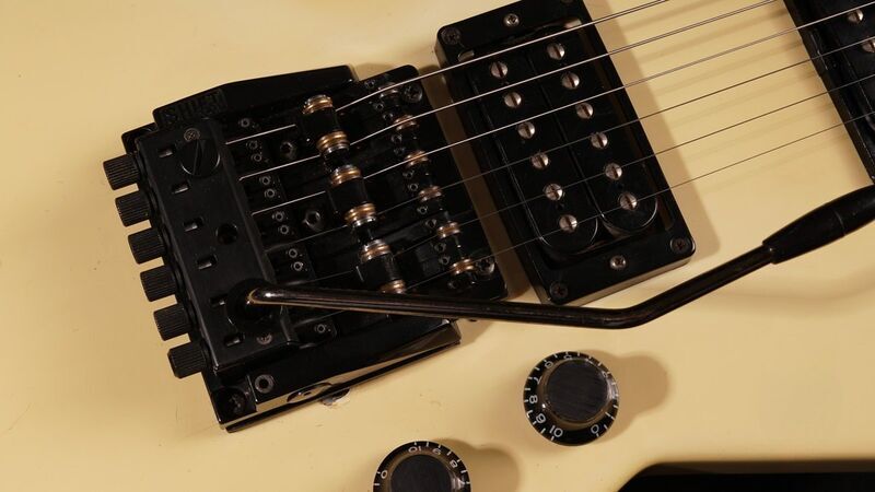 Gibson XLP Custom • 1985 • Vintage White • Custom Shop Edition | white, image 3 of 5