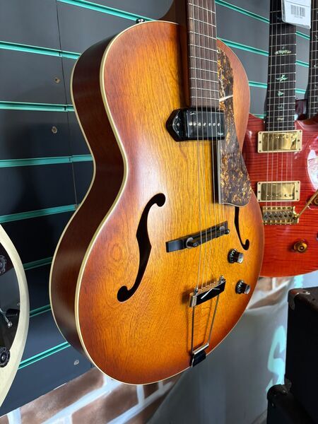 Godin 5th Avenue Kingpin P90 Cognac Burst Hollow Body Archtop Electric Guitar | Burst, image 3 of 5