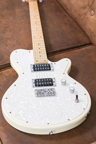 Godin Radiator 2000 | White Pearloid | White Pearloid, image 4 of 5