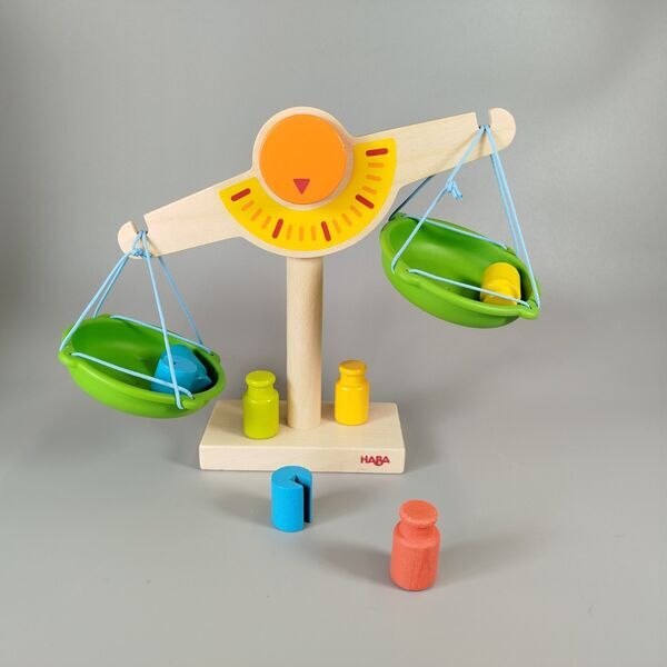 Goki & HABA Lernuhr- und Holzwaage-Set | mehrfarbig 2