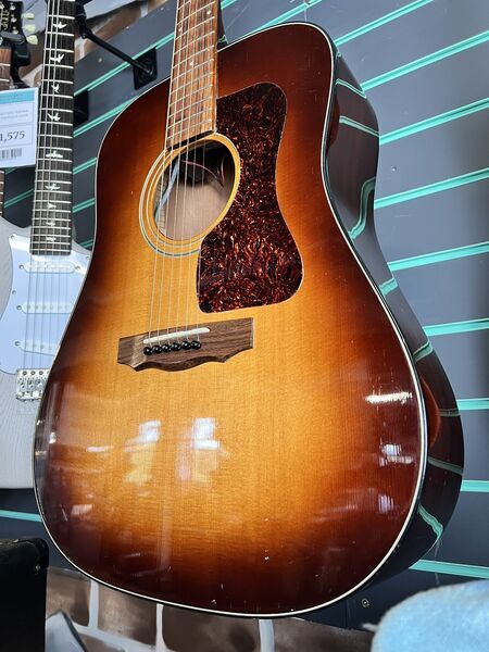 Guild True American D25-E Antique Burst c.1998 Electro-Acoustic Dreadnought | Burst, image 4 of 5