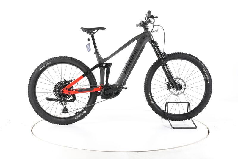 Haibike AllMtn 4 2025 | šedá | 29"/27,5" | M | < 500 km, image 1 of 5