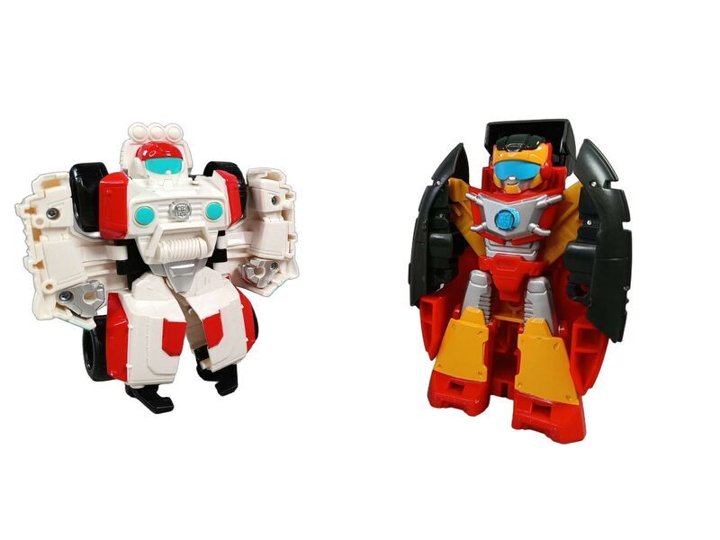 Hasbro Bundle Rescue Bots Hot Shot, Heatwave, Medix, Whirl Set von 4 Actionfigurene | mehrfarbig, image 3 of 4