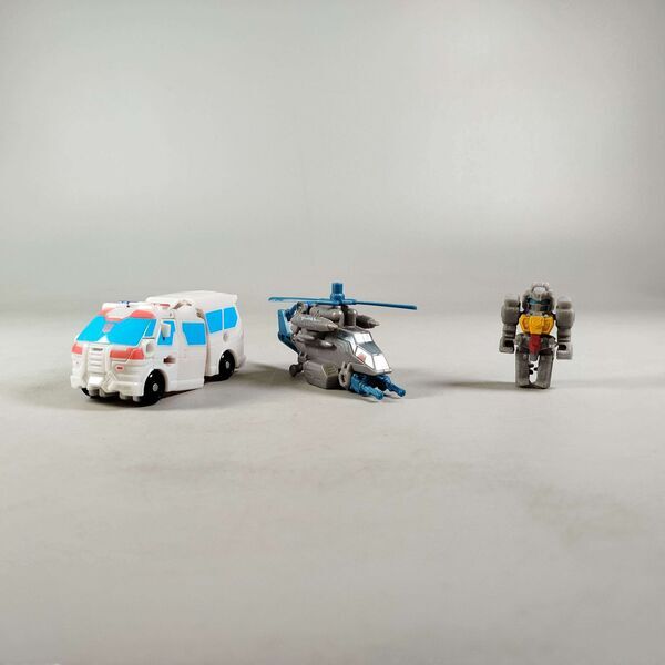 Hasbro Bundle Set von 3 Transformationsroboter First Aid, Sandstorm, Spinistere | mehrfarbig, image 1 of 3
