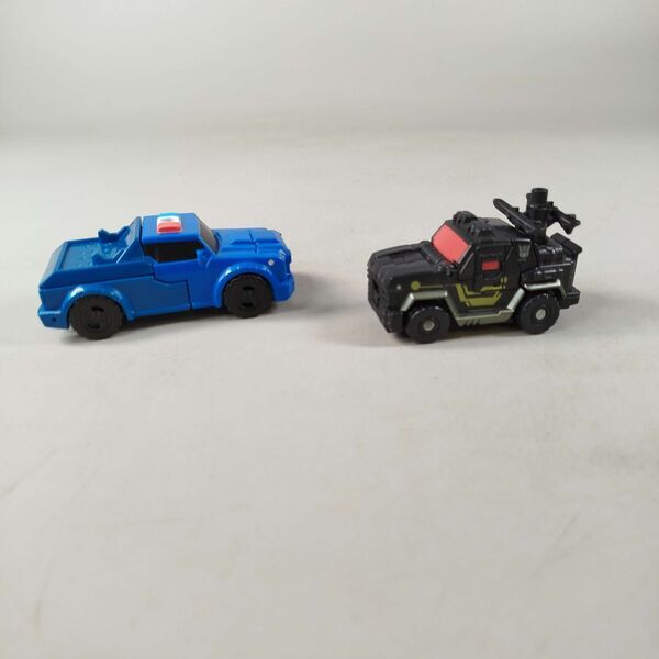Hasbro Bundle Transformers Set von 2 Transformierbare Autose | mehrfarbig, image 1 of 2
