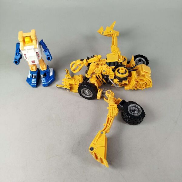 Hasbro Bundle Transformers Set von 2 Roboter Demolishore | mehrfarbig, image 3 of 4